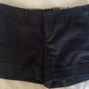 Black short. Guess